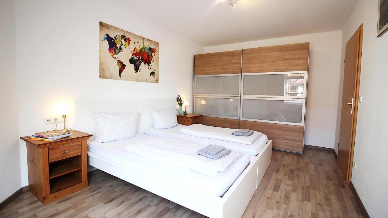 Homie Stay Zell - Apartment Mit Privatparkplatz Zell am Main Esterno foto