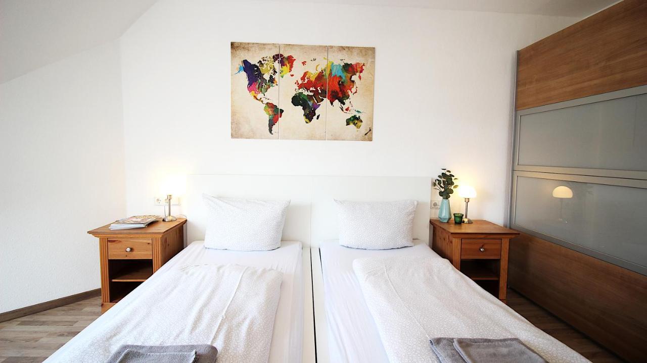 Homie Stay Zell - Apartment Mit Privatparkplatz Zell am Main Esterno foto