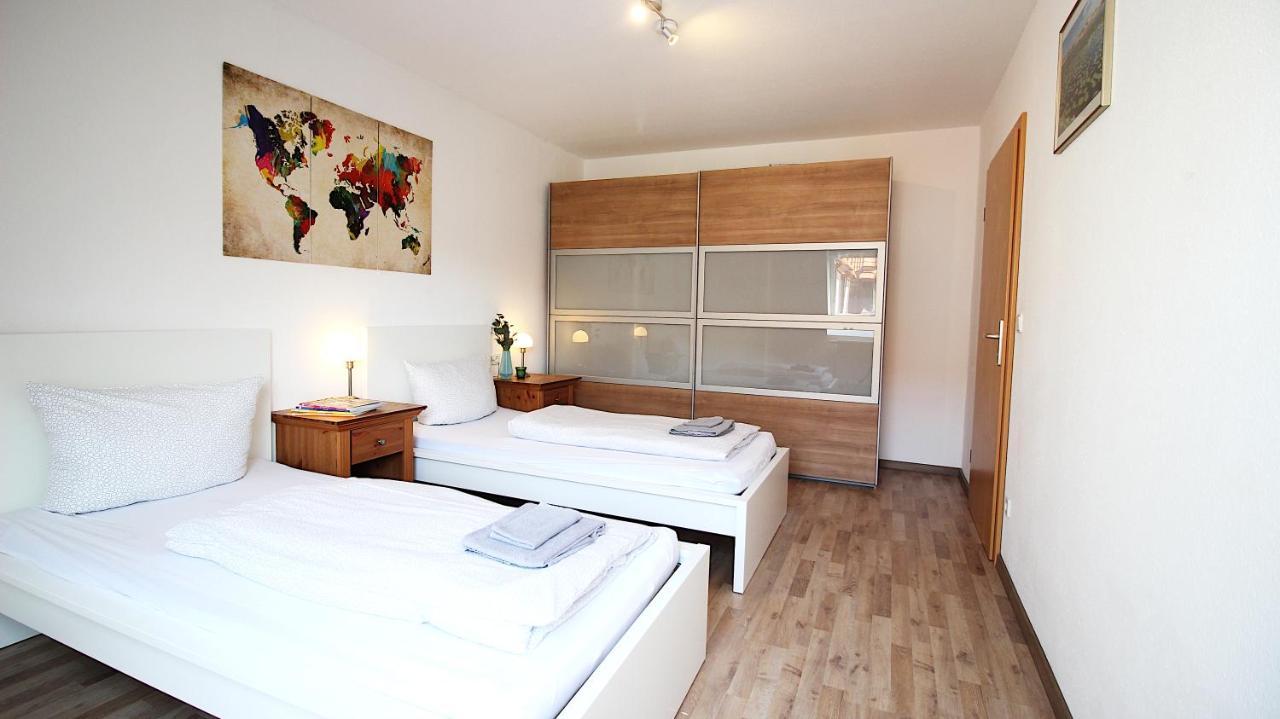 Homie Stay Zell - Apartment Mit Privatparkplatz Zell am Main Esterno foto