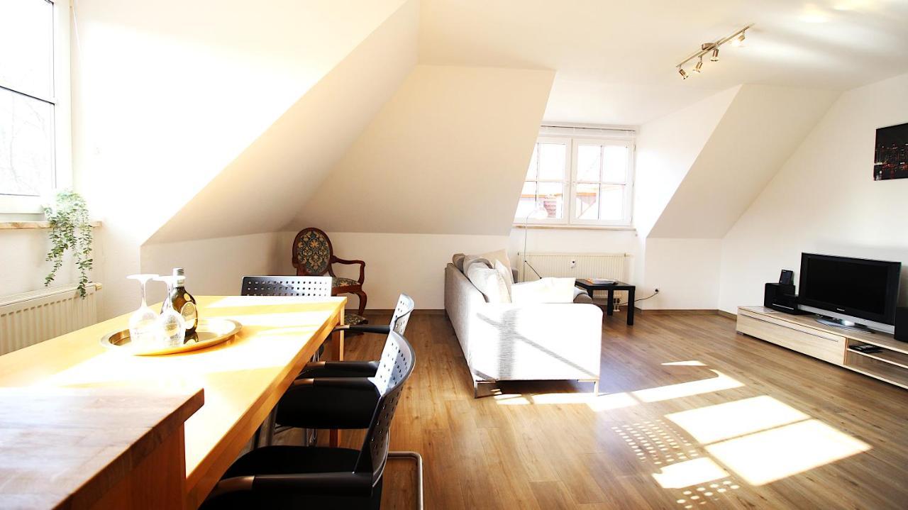 Homie Stay Zell - Apartment Mit Privatparkplatz Zell am Main Esterno foto