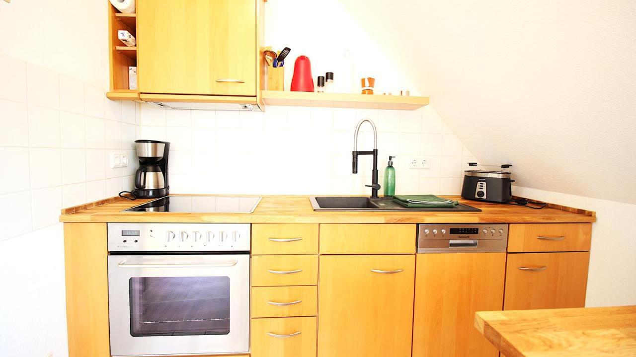 Homie Stay Zell - Apartment Mit Privatparkplatz Zell am Main Esterno foto